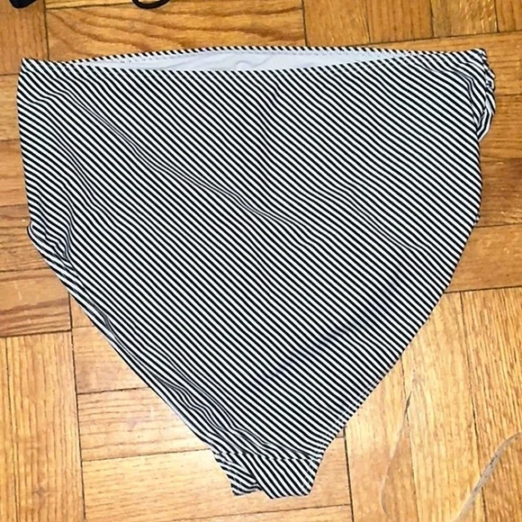 Summer Mae, Bikini, Size L - Picture 4 of 9